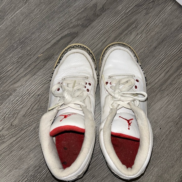 Jordan 3s white cement size 7Y - Picture 2 of 3